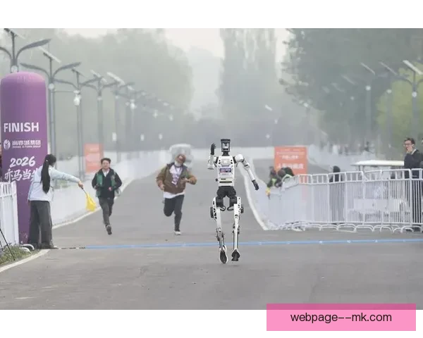 2026世界杯官方指定安保机器人首次亮相并进行全新测试