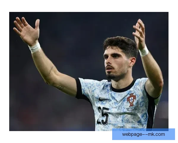 世界杯官方授权店开业首周销量突破历史新高引热潮